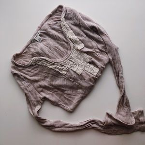 BANANA REPUBLIC long sleeve lace detail top